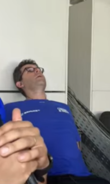 genaldogg's tweet photo. Eu assistindo o final do jogo do @Cruzeiro @samuelvenancio https://t.co/2kdxQKAegP