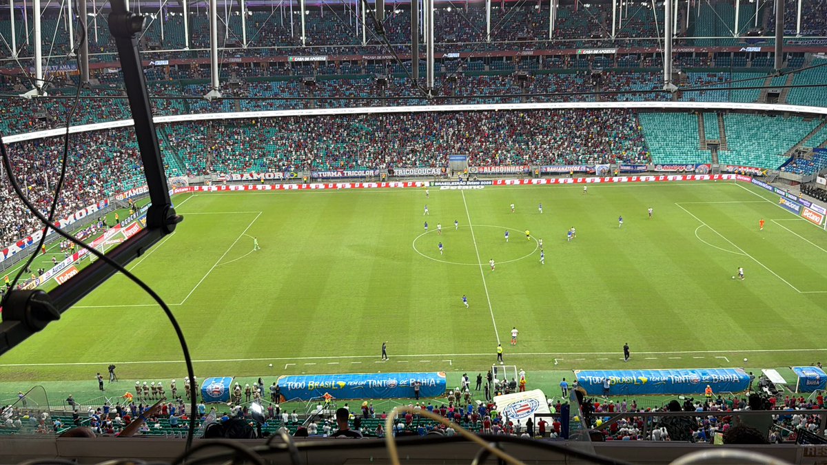 oysantanaa's tweet photo. As vezes o futebol é justo, e tá sendo na Fonte Nova. 

Cruzeiro ENGOLIU o Bahia! Time perdido, espaçado, sem ideias, sem evolução mesmo treinando a semana inteira (dnv) 

4 jogos que não vence em casa (sendo 3 derrotas) 

TRABALHO É MUITO RUIM! MUITO MUITO RUIM https://t.co/k0EA0ssAX7