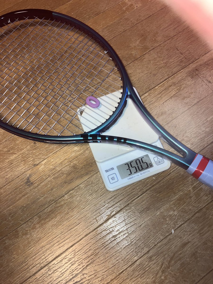 andy_yes0000's tweet photo. 最近の選手軽いラケット多いのに時代と逆行してる俺w

まぁけどこういうラケット自体使ってる選手なかなかいないしな https://t.co/bTCuvs9Jol