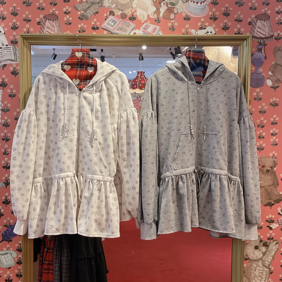 HEIHEI専用ページ 🍒OPEN🍒  NEW ORDER ITEM // フリルフーディー予約限定価格10%OFF