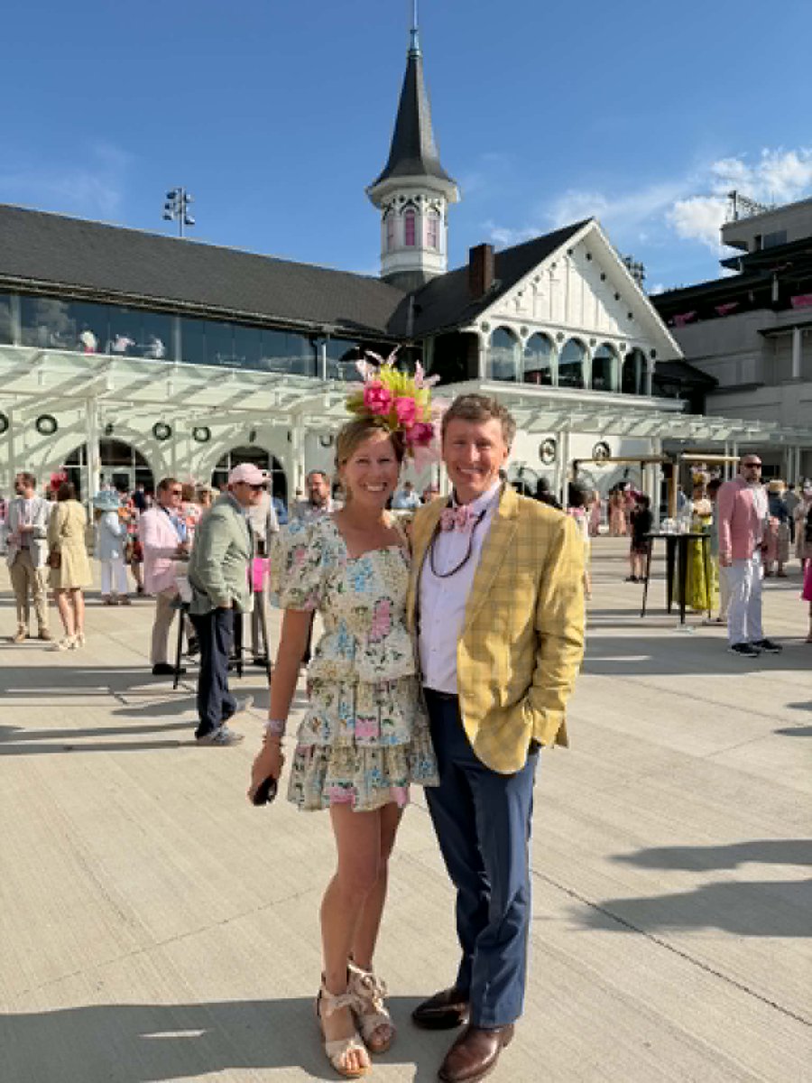 universaltailor's tweet photo. Tailored for the track, finished for the spotlight.
A bold yellow plaid blazer made for the Kentucky Derby 📷📷
#KentuckyDerby #PlaidBlazer #DandyStyle #Tailoring #RaceDayFashion https://t.co/k8w69e0Oi4