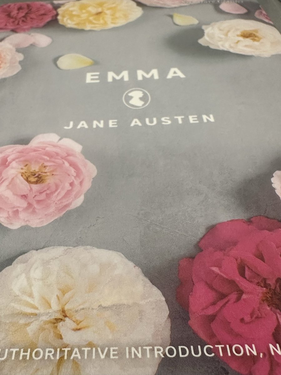 cr: emma by jane austen 

current thoughts: 4 chapters in and im having such a hard time keeping track of all the peoples names and im not sure if its because its my first “classic” book or because im trying so hard to stay awake here at work rn😭😭

#booktwt