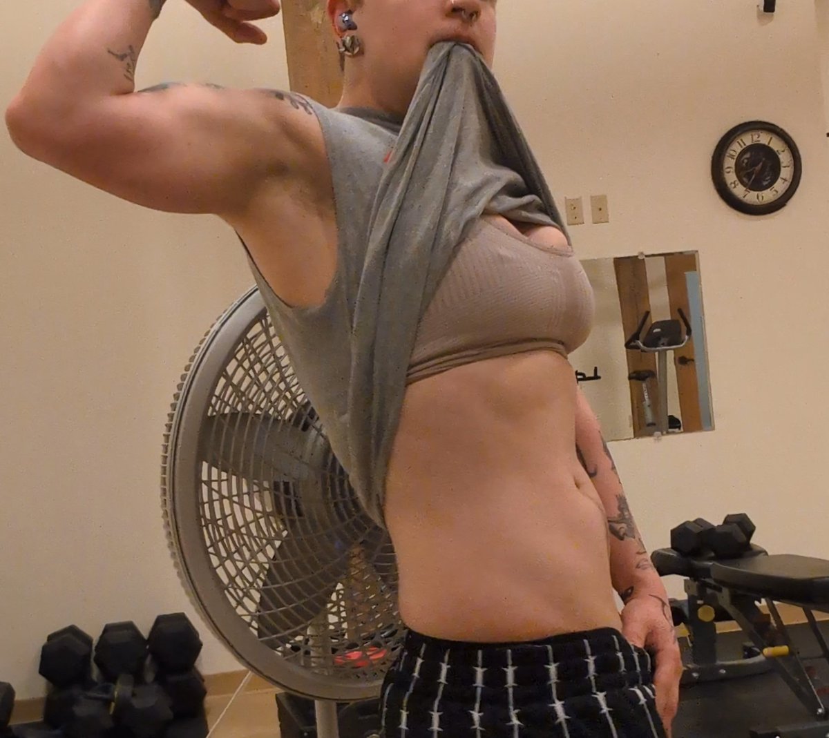 Muscle_Minx's tweet photo. Looking for a loser to pay for my protein intake. It's getting expensive 😔 

Findom paypig humanatm humanwallet muscle mommy https://t.co/sud8XhEh2r