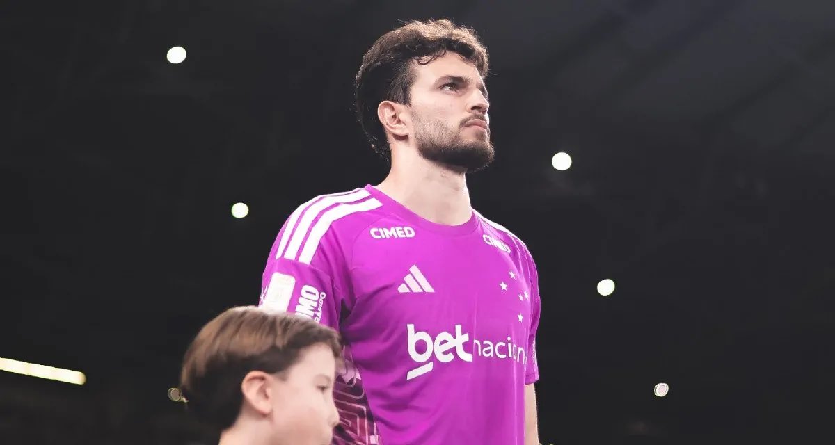 Cumpra seu contrato goleiro John