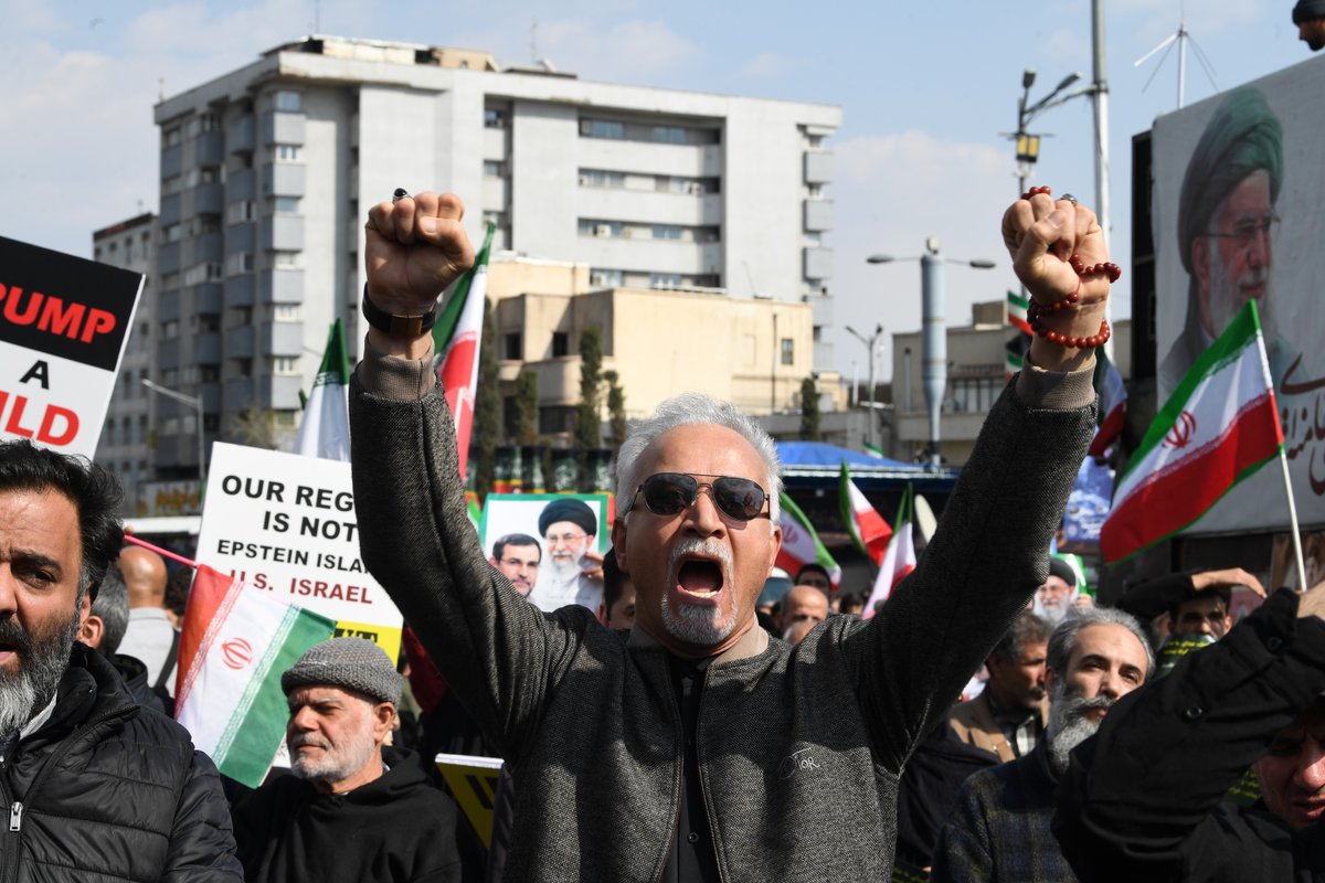 XHNews's tweet photo. Latest on Middle East tensions:
- IRGC warns U.S. against attacks on its vessels
- Egypt, Qatar urge U.S., Iran to show "responsibility, wisdom" amid delicate regional situation
- 15 killed in Israeli strikes in S. Lebanon
- 3 Israeli soldiers wounded by Hezbollah drone near Lebanese border