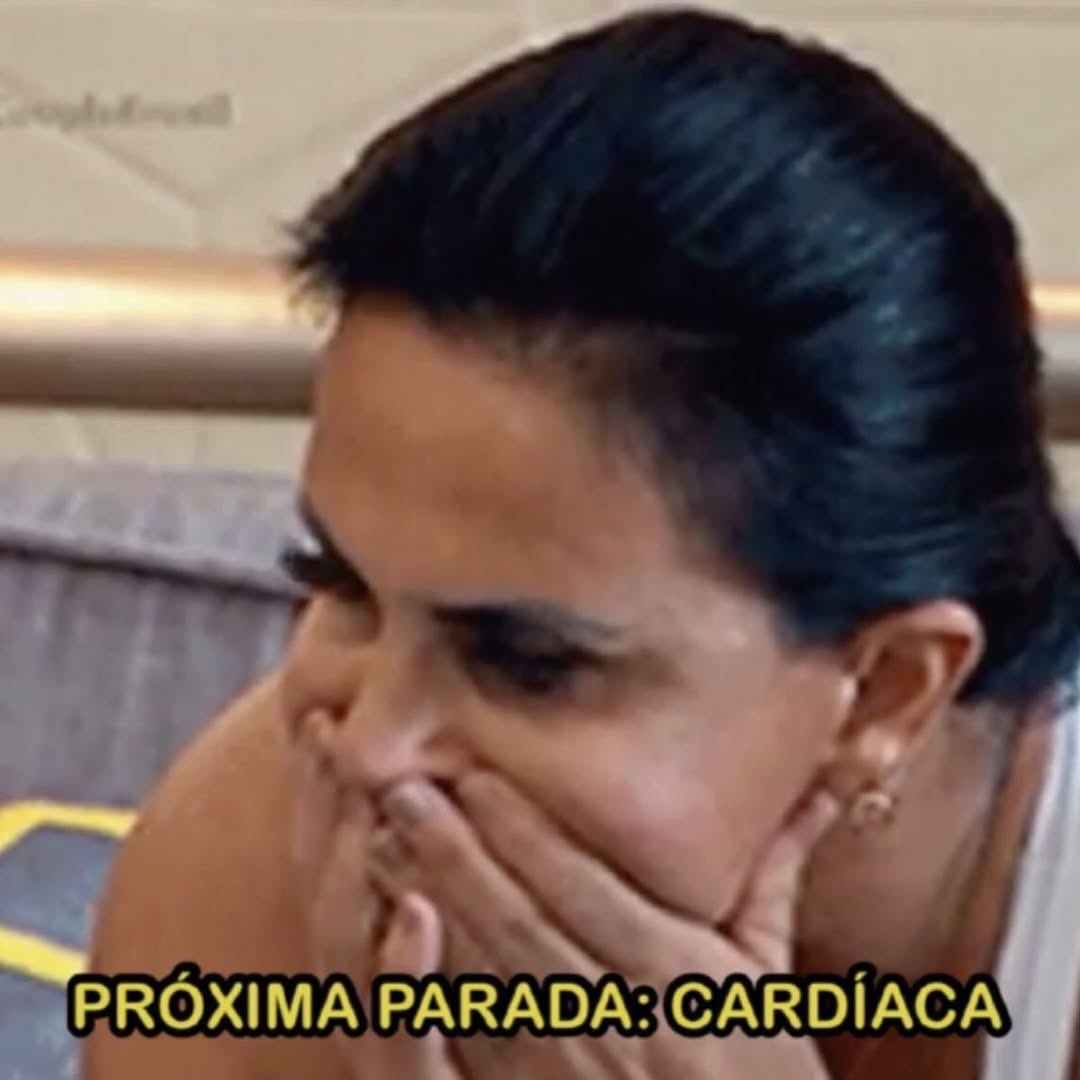 exuao's tweet photo. Amigas uma dica: levem o celular todas as vezes que vocês forem ao banheiro, hoje fiquei duas horas trancado dentro do meu porque a fechadura quebrou comigo lá dentro, não tinha ninguém em casa e meu celular tava carregando no quarto eu quase fui de arrasta de tanto desespero https://t.co/CHG5sNAgAT