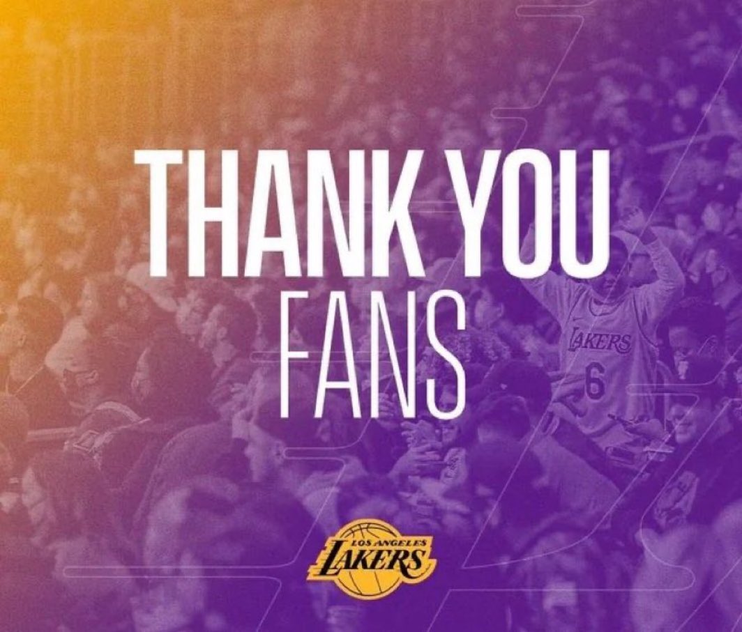 Lakersneta's tweet photo. Ayton hizo un airball haciendo una bandeja simple, gracias por todo. https://t.co/ivpCGpPZug