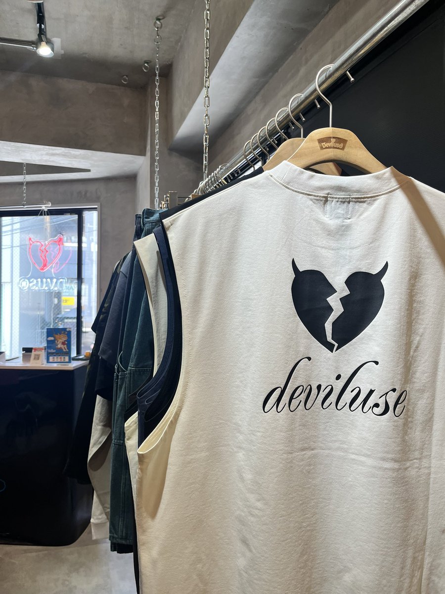 deviluse Flag Store tweet media