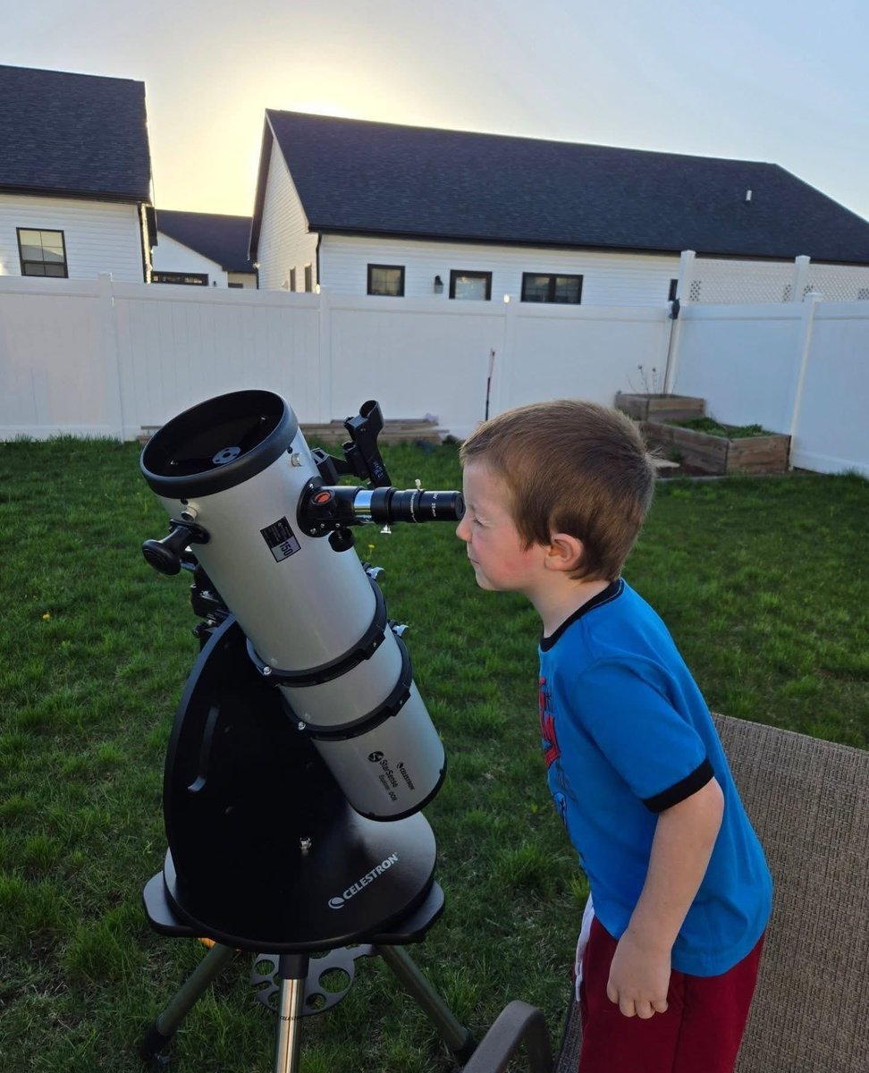 Celestron tweet media