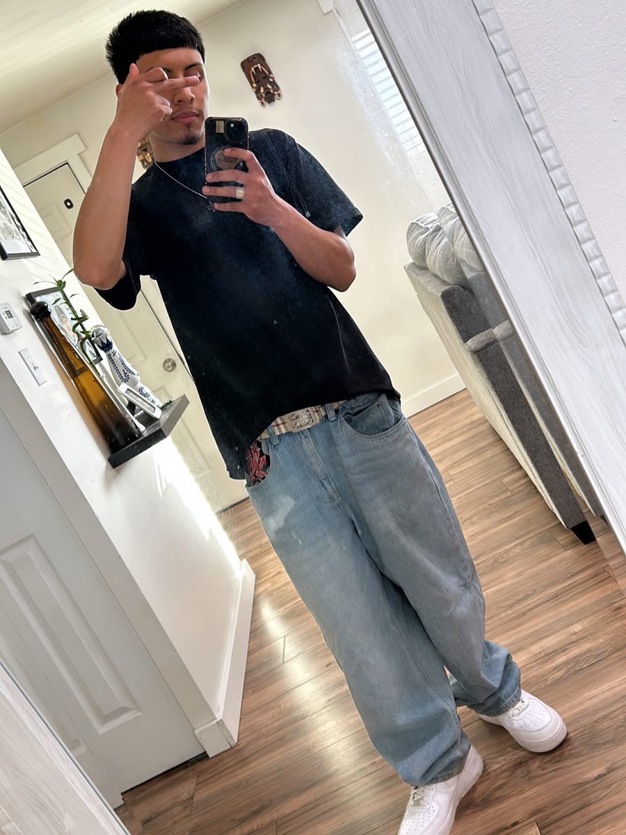 𝒥🃏 tweet media