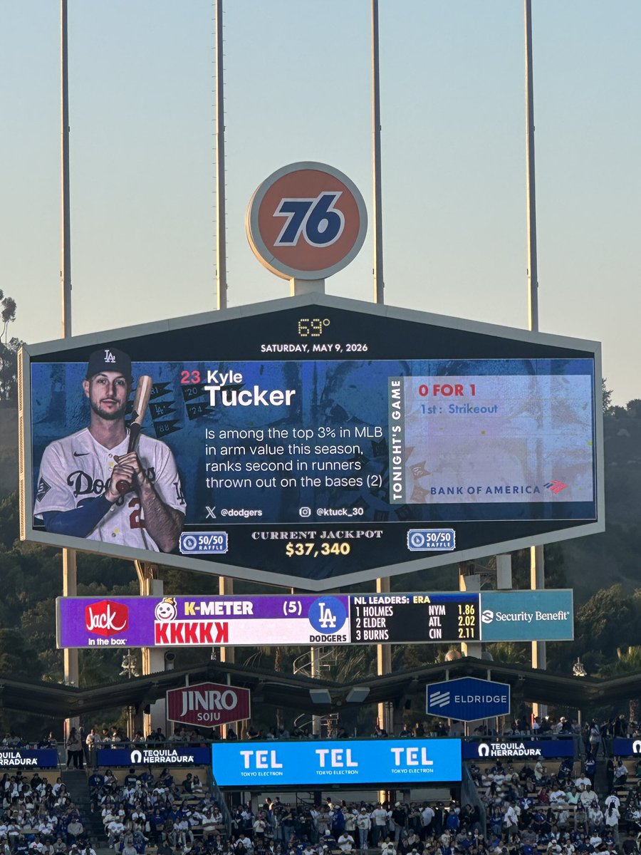 themunson's tweet photo. It's a nice night for the Dodgers to mount a comeback. 

And shoutout to the MLB employee who hooked it up with these seats. https://t.co/6UusWX9ODw