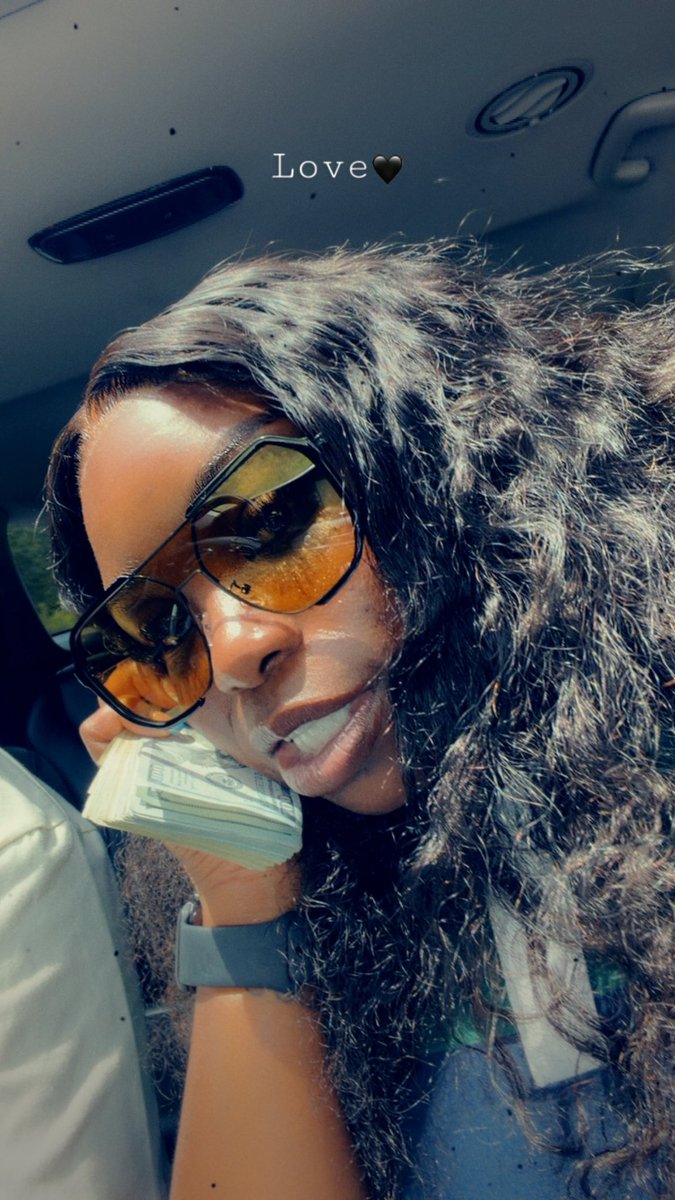 Relle_BoosieBoo's tweet photo. 😍😝 https://t.co/CaLlHBckBv