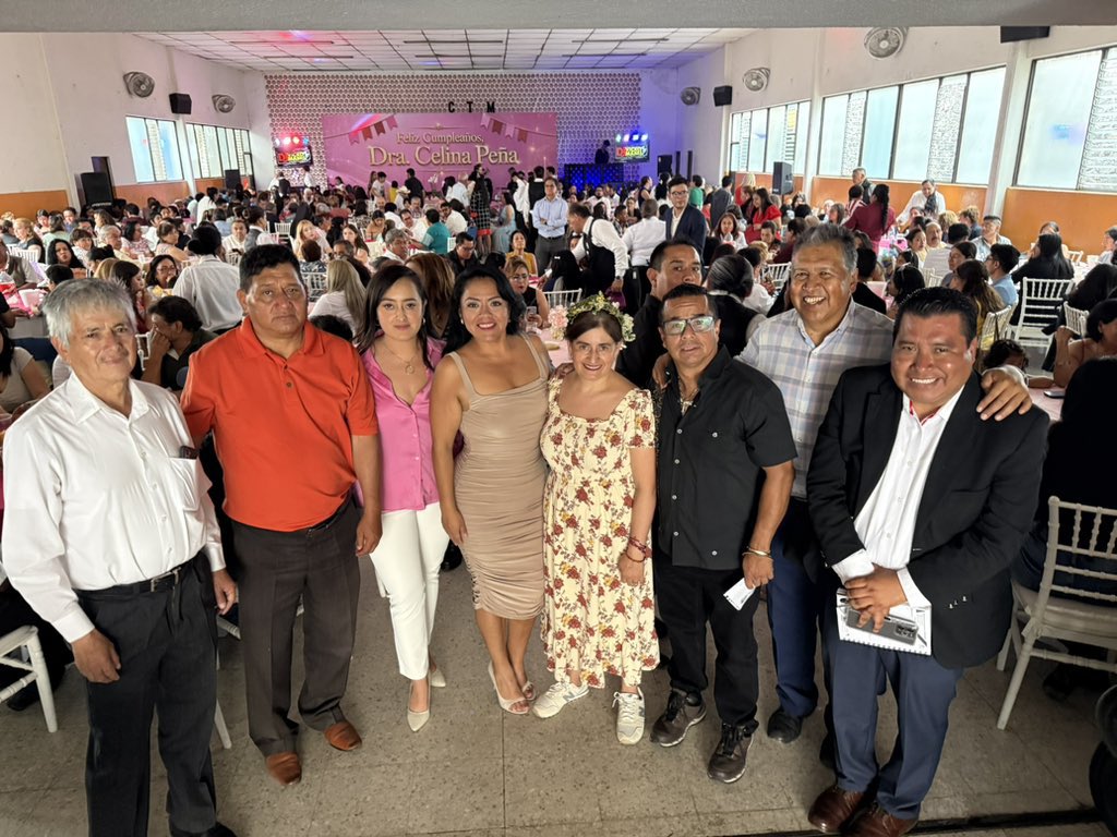CelinaPGuzman's tweet photo. Gracias por cada abrazo, cada palabra y todo el cariño que me regalaron hoy. Celebrar junto a ustedes hizo este día inolvidable. Los quiero muchísimo. https://t.co/OpG6gL8K8O
