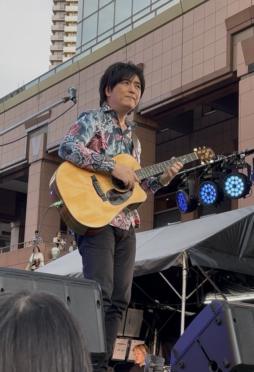 halmatt's tweet photo. 久しぶりの押尾コータロー様🎸いつものように超超絶技巧を笑顔で軽〜く弾きこなされ、圧倒されたままのあっと言う間の濃密至福な1時間🤩戦メリは特に好きな曲でもないけど彼の演奏だと感動🥹アンコールのボレロも本当に素晴らしかった👏もちろんオリジナル曲も全て‼️👍#JazzGarden #yebisugardenplace https://t.co/RCfRMzFT4y