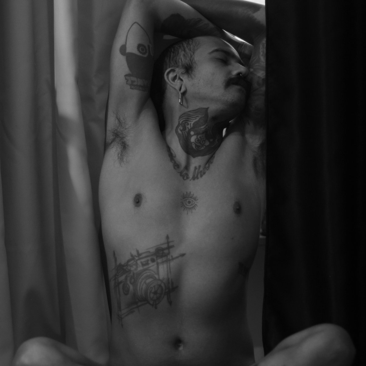 morcekinho's tweet photo. #suvaquarta #malenude #armpits #gayart https://t.co/dokGIIEFQ6