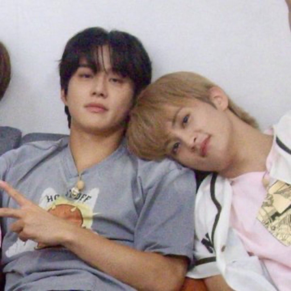 markwoouniverse's tweet photo. I miss you both so bad #MARKWOO https://t.co/iNrNByyW8I