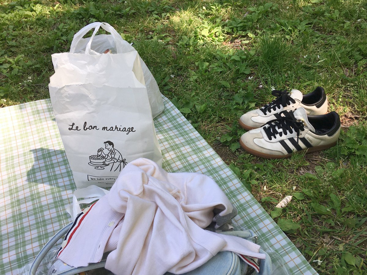 rizzness_'s tweet photo. 콘서트 목적이 아닌 올림픽공원은 처음..^^🌳
갠적으로 한강보다 좋았어요 (ꈍᴗꈍ)♡
밤티말빵도 먹었다🐴👽 https://t.co/Fz4Gmkmck3