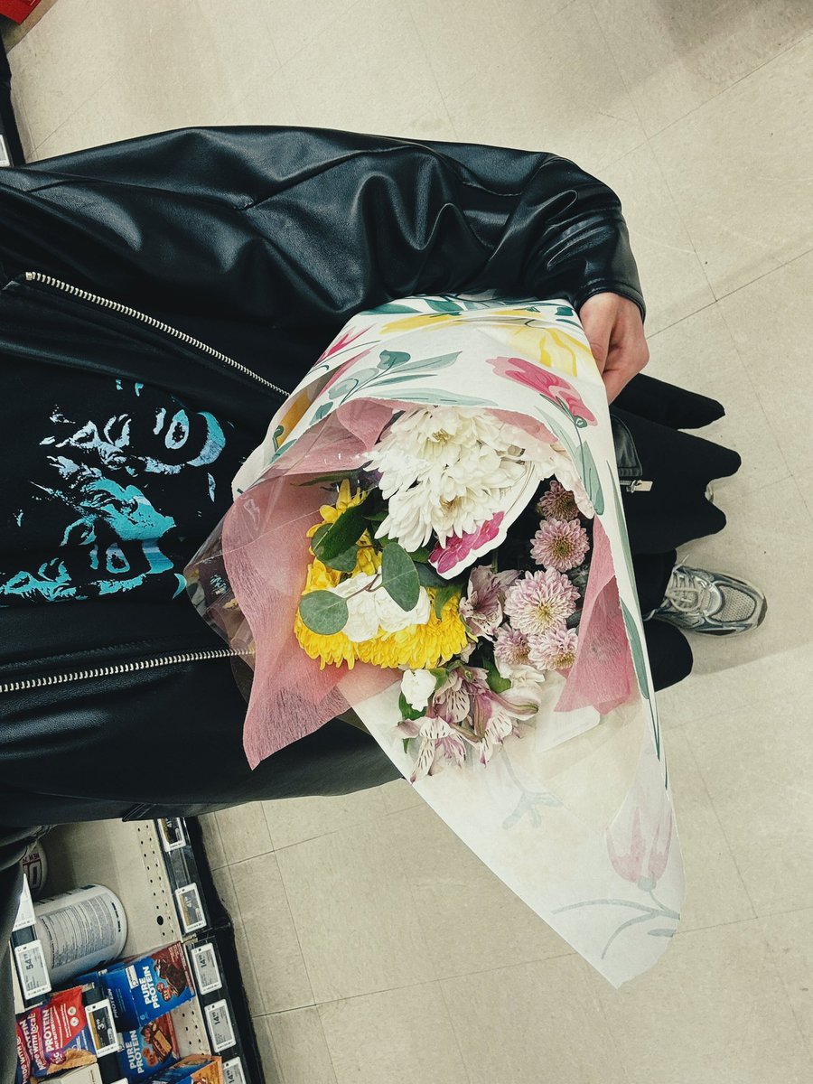 lohina0's tweet photo. mother’s day gift https://t.co/62eyknBR3l