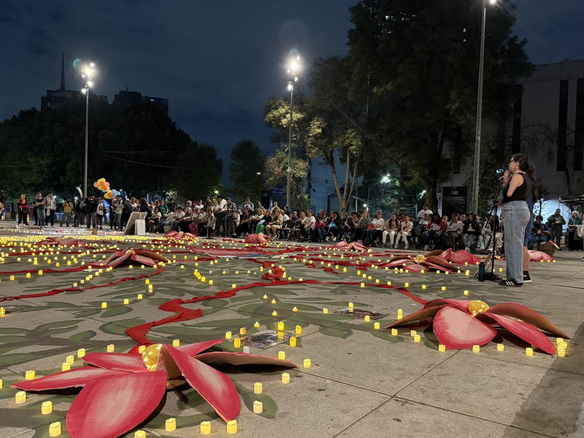 CentroProdh's tweet photo. 🕯️ Acompañamos la velada por nuestras y nuestros desaparecidos, previa a la XIV Marcha por la Dignidad de las #MadresBuscadoras.

Marchemos con ellas, mañana #10mayo a las 10 am, en la CDMX y en otras partes del país; por que las y los desaparecidos nos faltan a todas y todos.

#HastaEncontrarles