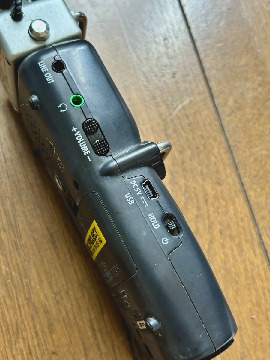 マジックリンだと落ちないとかうるせえの湧いてるんで、加水分解で