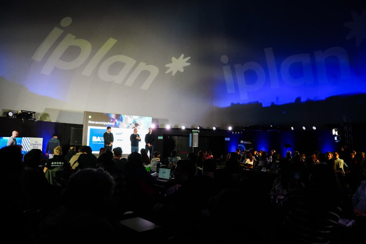 herlombardi's tweet photo. Hoy más de 150 emprendedores y creadores desarrollaron proyectos en el HAKIATON, una experiencia de capacitación en inteligencia artificial aplicada a la industria audiovisual, contenidos y marketing en el @PInnovacionBA junto a @iplanarg, @makingendless y Hakteam.ia.

La inteligencia artificial ya es una realidad y cada vez más personas la incorporan en su trabajo y en su vida diaria.

La articulación junto al sector privado fortalece el ecosistema innovador de la Ciudad, impulsa nuevas oportunidades, potencia el talento local y promueve la capacitación en herramientas clave.

La Ciudad de Buenos Aires apuesta por el talento, la tecnología y la innovación como motores del desarrollo económico.

@iplanarg @makingendless
