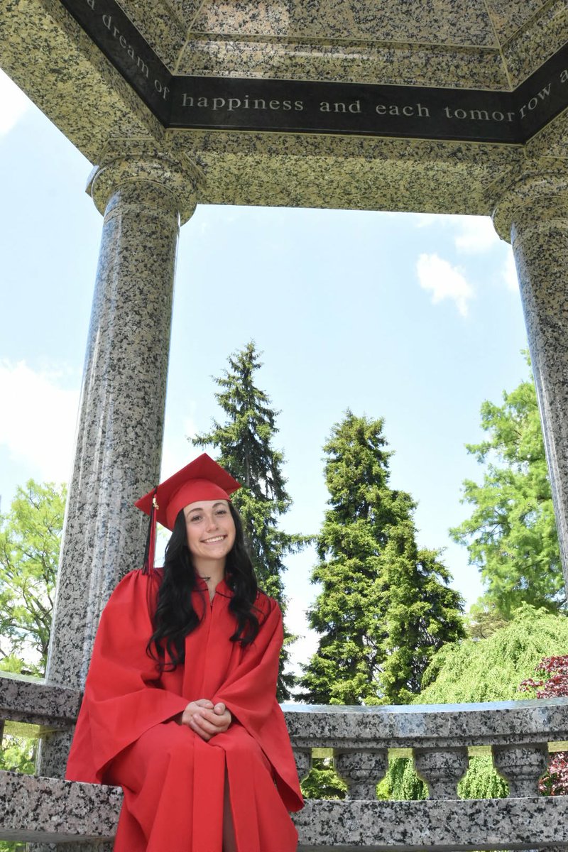 PaytonVeneman's tweet photo. The end of my Senior year has been busy. Starting with Thursday morning. we had signing day at school. Friday night was Senior night and of course my dad took me out to get graduation pictures today! Our squad now sits at 14-3 on the season with 2 more games this week before post season starts. Getting excited for everything ahead of me this month and of course next year!