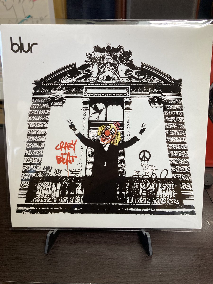 こちらも店頭で見かけたのは初めて。blurの7インチでCRAZY BEAT✨THINK