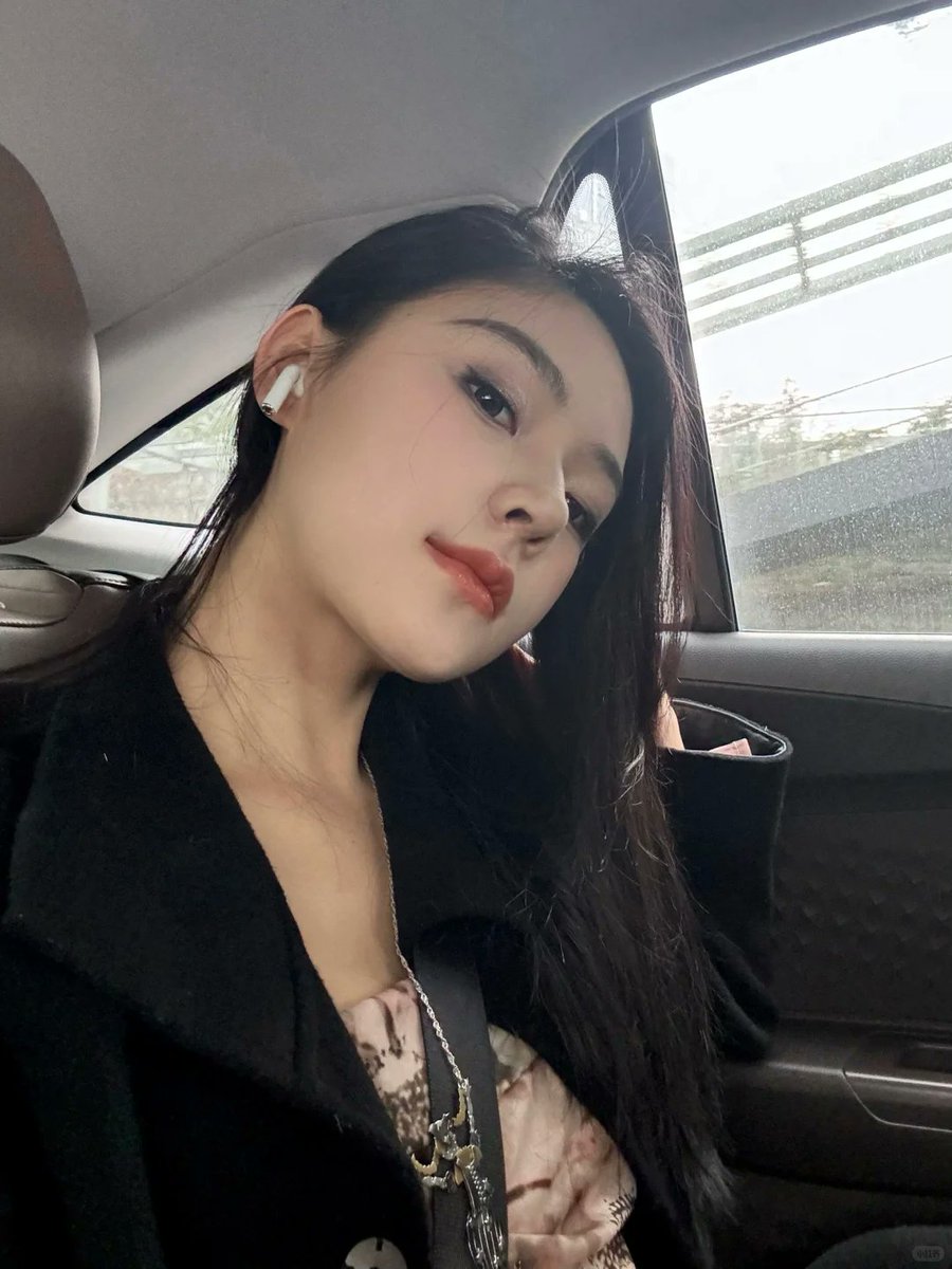 beautynatus's tweet photo. The landscape of the mind. Mystery in a single gaze.  #mindfulness #beautyinthesilent #eyes #mysterious #portrait #dreamy #lookaway #asianbeauty #thoughtprocess #innerworld https://t.co/M3gtvX2Yav