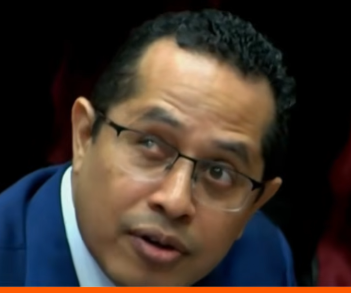 El destino de 33 millones de peruanos depende de este esperpento o_0 #peru