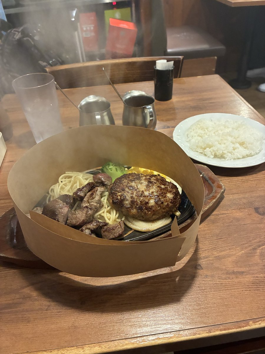 tomotaga31's tweet photo. 時間ありすぎて秋葉原に肉を食いにきた🍖 https://t.co/iceDj0szL1