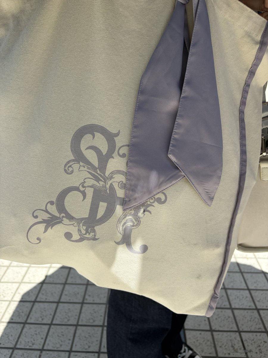 りん tweet media