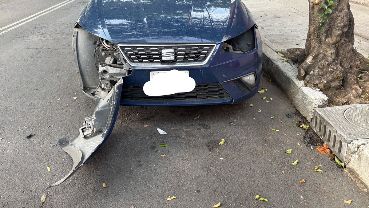 brianmalto's tweet photo. Sálganse de tuiter me robaron mis faros 😭😭😭😭😭 https://t.co/HIcvZWY7Pv