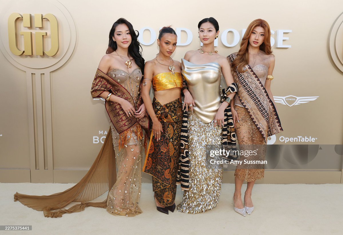 no na arrive at the #GoldGala. 

(📷: Getty)