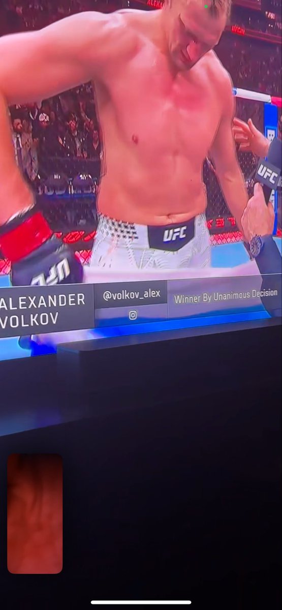 kevindonnell7's tweet photo. HOW THE FUCK DID VOLKOV FUKING WINN HELLNA https://t.co/6CMDLtyZEz