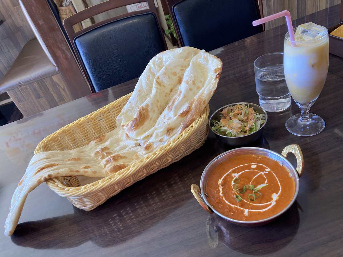UkeHouse's tweet photo. キーマカレーセット　850円
ナン長55cm

おかわり無料ですが、私にはもうムリ https://t.co/20F9rP7sR7