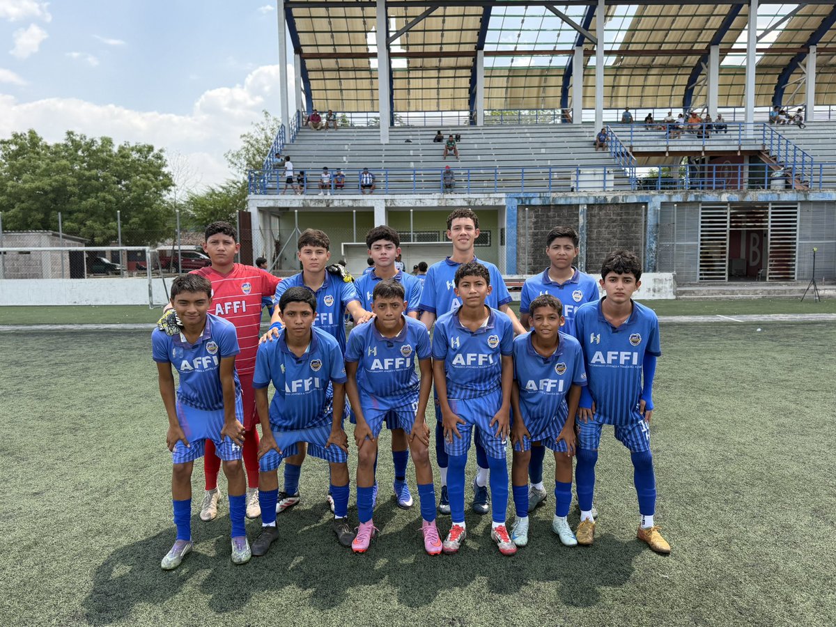 affiacademia's tweet photo. ⚽️ TRIUNFO DE NUESTRA U15 💥🔥

Nuestra categoría U15 logró una importante victoria 3-1 frente a Atlético Valle en la jornada de este sábado 09 de mayo. 💪🏻⚽️

El equipo mostró intensidad, compromiso y una mentalidad competitiva durante todo el partido. 👏🏻📈

Seguimos creciendo desde la formación, el trabajo diario y la pasión por competir. 💙

✨ AFFI ACADEMIA
✨ CREEMOS, FORMAMOS, SOÑAMOS EN GRANDE ✨
📈 SOMOS CRECIMIENTO CONSTANTE 💛