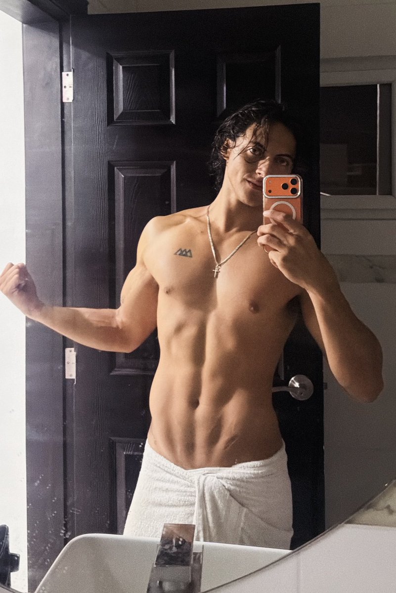 abelardovrc's tweet photo. Nightssss uds https://t.co/XeZFEh4SuO