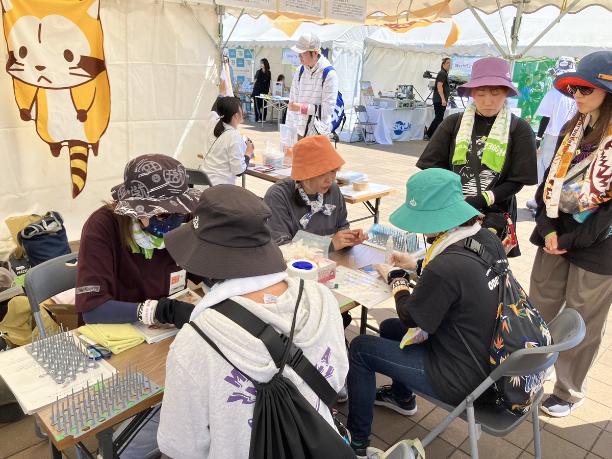 カミコベで能登半島輪島市の持ち主さんからお預かりした被災写真をキレイにするちょこっとボラ体験始まってます！

朝早くからみなさまありがとうございます😊
#カミコベ
#あらいぐま大阪
#写真洗浄