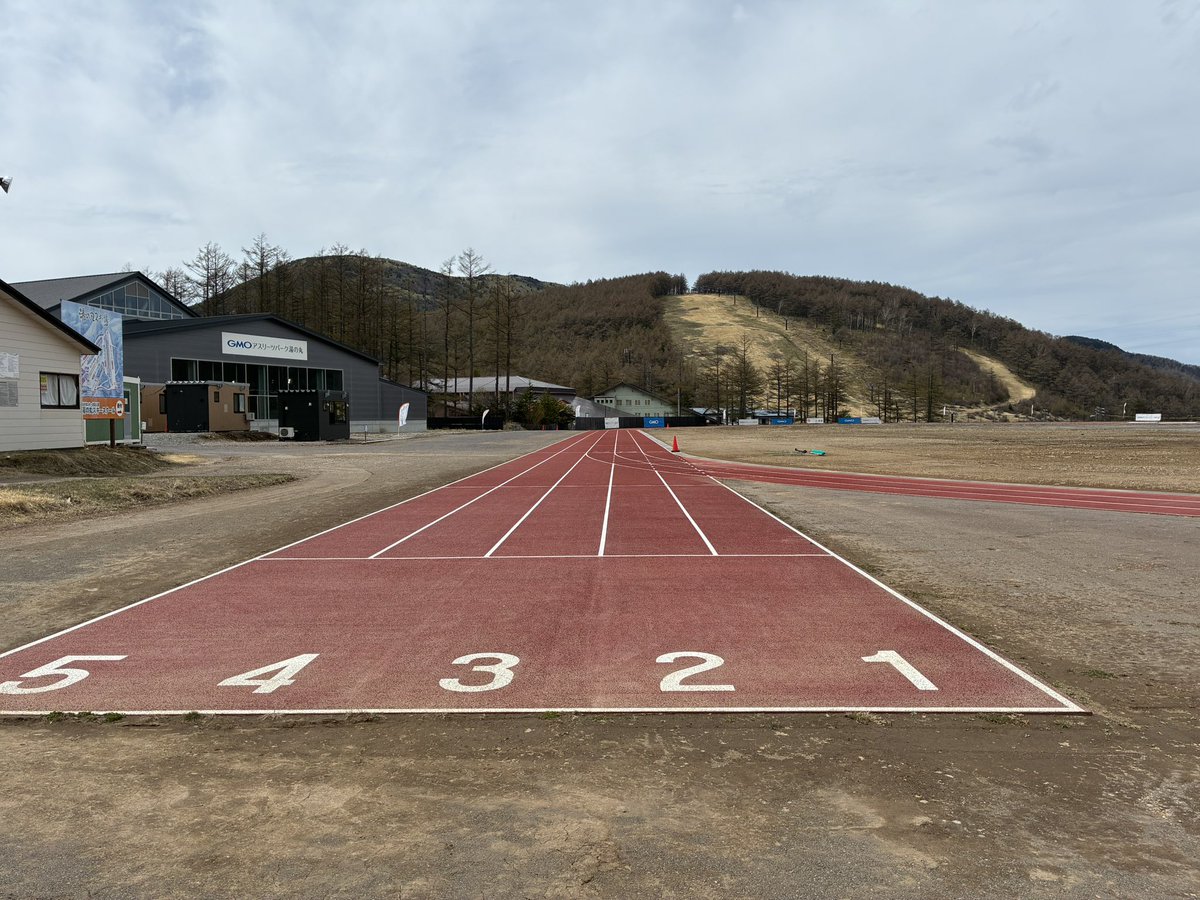 matsu243ch's tweet photo. 湯の丸高原30kmクロカン。
標高1700mの上りは阿蘇並みにハードでしたが、凹凸のある路面を走ると時間はあっという間で最高の脚作りができました。

練習後はアトリエ・ド・フロマージュ本店へ。ブルーチーズの概念が変わるほどの濃厚さに感動でした！

友人へお礼が言えるように、
最善を尽くします！ https://t.co/SJNulRkWE2