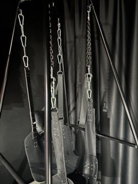 DBJ11119's tweet photo. 全副武装，静候检阅。💊

纹身是我的态度，也是给您的请战书：请使劲，不必怜惜。

今晚，我不是谁的淫妻，只是老公身下的母狗。

谁来给我开出第一剂？

#反差  #M #珠三角现下 #BDSM #SM #滴蜡 #皮鞭 https://t.co/IUHSIlMsHR