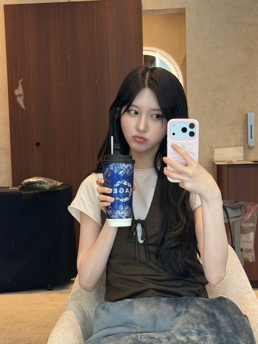 ivepics_'s tweet photo. 🦊🫧 https://t.co/1VdjuSE6xo