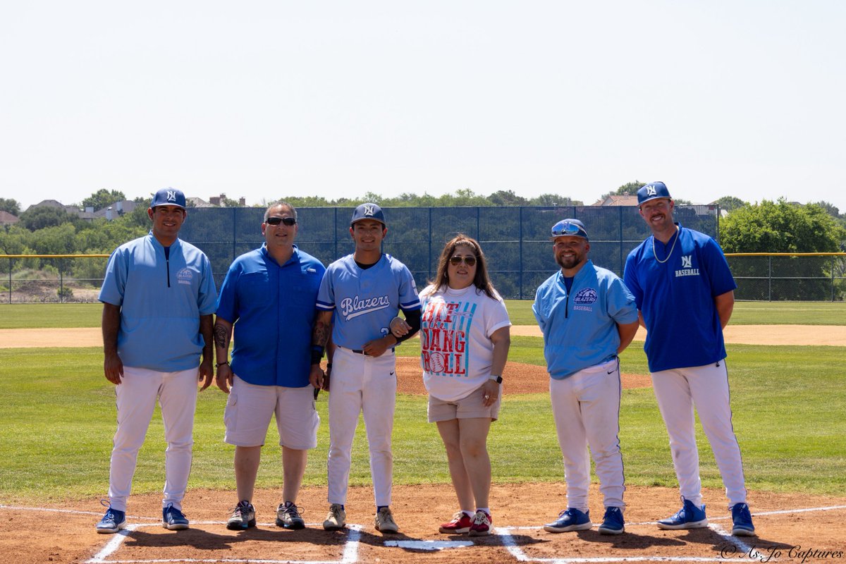 DCNLBlazers's tweet photo. Thank you sophomores.
๐ธ Joseph Assani
๐ธ Khalid Ndombasi
๐ https://t.co/PkarYUSMKb
๐ https://t.co/zeqqW67PzR
#BlazerBaseball | #SophomoreDay | #NorthLakeBlazers https://t.co/f2ZX38msyX
