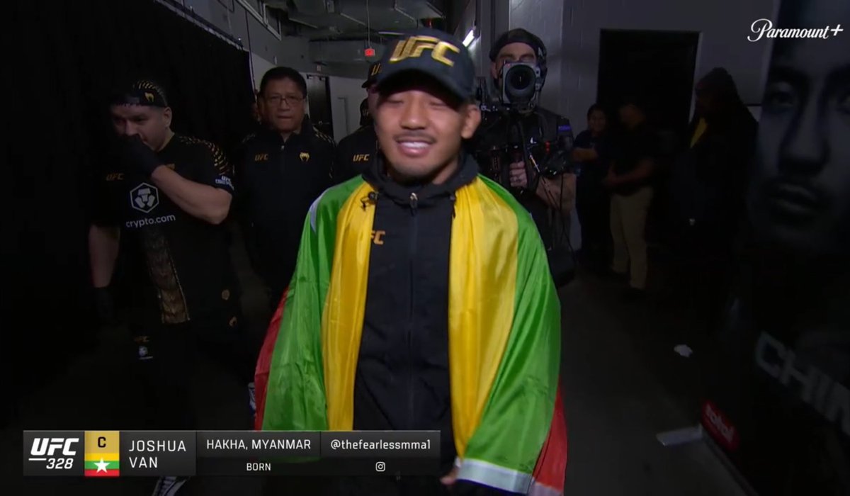 TheUFCStats's tweet photo. Joshua Van is walking out to Chief Keef, PUTTING THE HOUSE ON HIM NOW 😤 https://t.co/nophOV42om