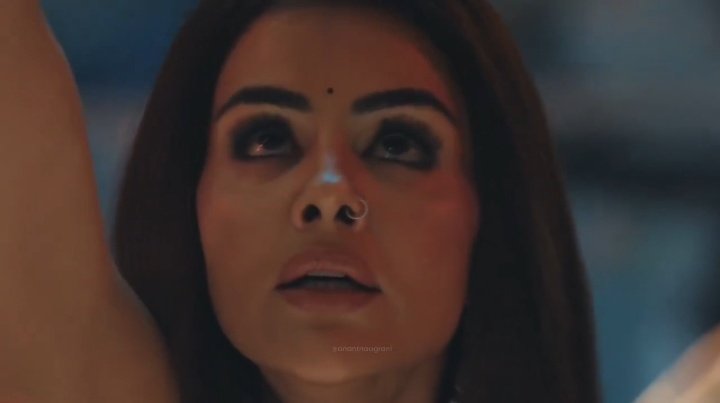 priyanka_19k's tweet photo. Imagine being face of the show and still getting overshadowed because Ekta is giving more importance to villain.. you have to hand it to Ekta~ her eye for what actually grabs attention is unmatched 😌

Her fans right now: like a frustrated cat scratching the pole 🤡

#Naagin7 https://t.co/QBUY8wLHVN
