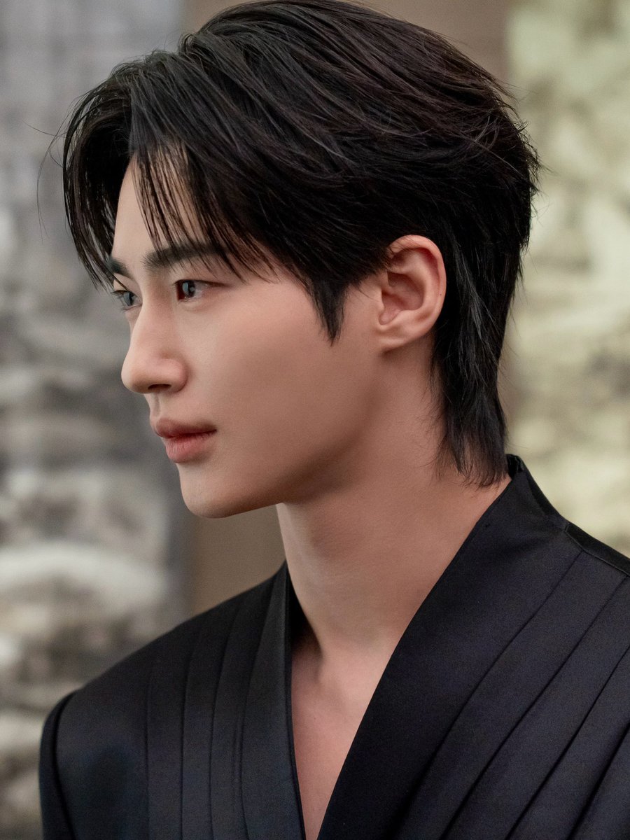 So damn gorgeous JAGA 🫠🫠🫠