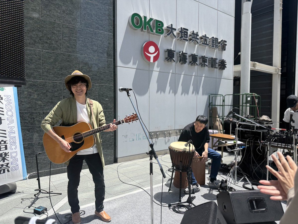 sakaon2011's tweet photo. 📍ラシック前

トップバッターの片山裕規さんです！
様々な楽器がラシ���ク前でメロディーを奏でてます🎶
#栄音26
#みんなが主役の栄ミナミ https://t.co/bcfvJR85th