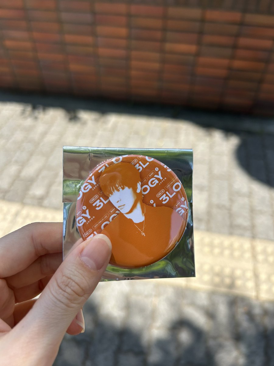 HF0cf1's tweet photo. CNBLUE 3LOGY 缶バッジ 交換

譲】 ヨンファ🧡

求】 ジョンシン🖤＞🧡

会場にいます。条件合う方おられましたらリプ又はdmお願いします🙇🏻‍♀️ https://t.co/QKOIhLIifK