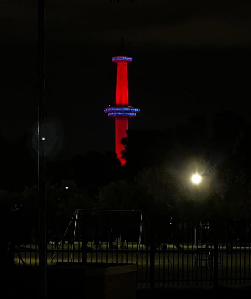 LA TORRE DE LA CIUDAD TAMBIÉN.

No puedo más. 🙏🏼💙❤️