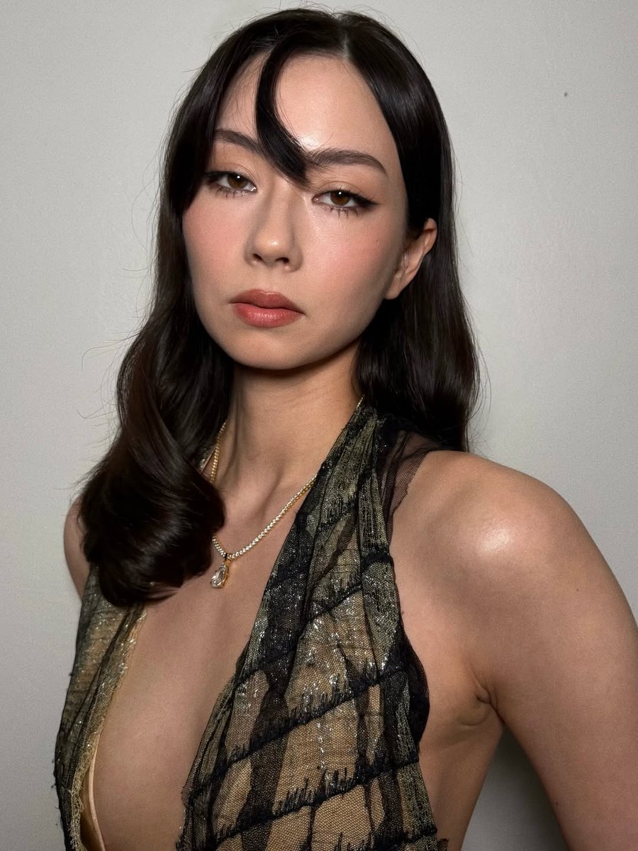 laurentsaidaily's tweet photo. Lauren Tsai x Gold House 

📸: aki__makeup (IG) https://t.co/T98YjLy96p