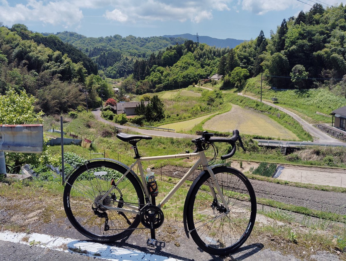 アラヤのマディフォックスCXCで峠越えサイクリング。 グラベル向けの